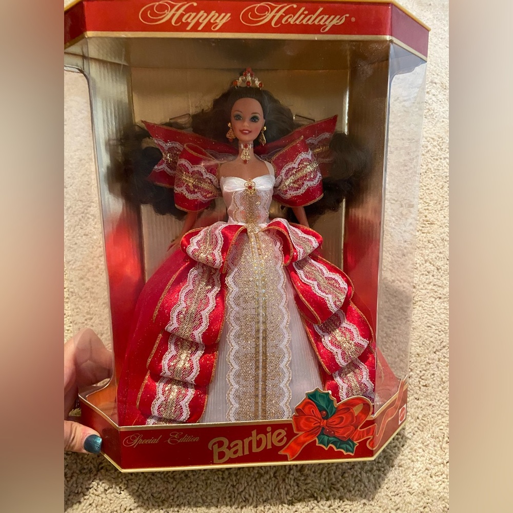 RARE - Happy Holidays Barbie 1997. Factory sealed box.